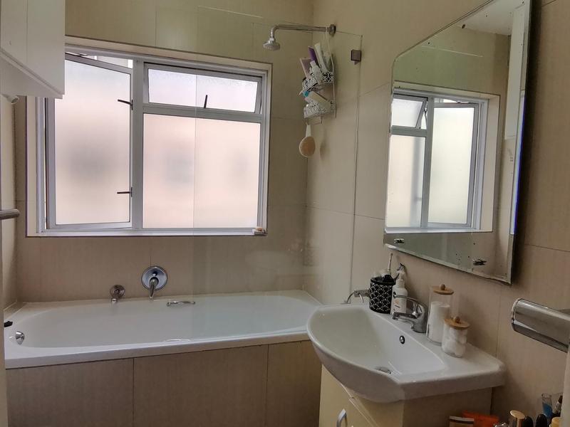 To Let 1 Bedroom Property for Rent in Sea Point Western Cape